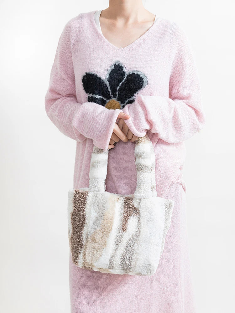 Bohemian Printed Winter Faux Fur Tote Handbag for Women Hasp Plush Square Shopper Purse Trend Elegant Ladies Daily Bag